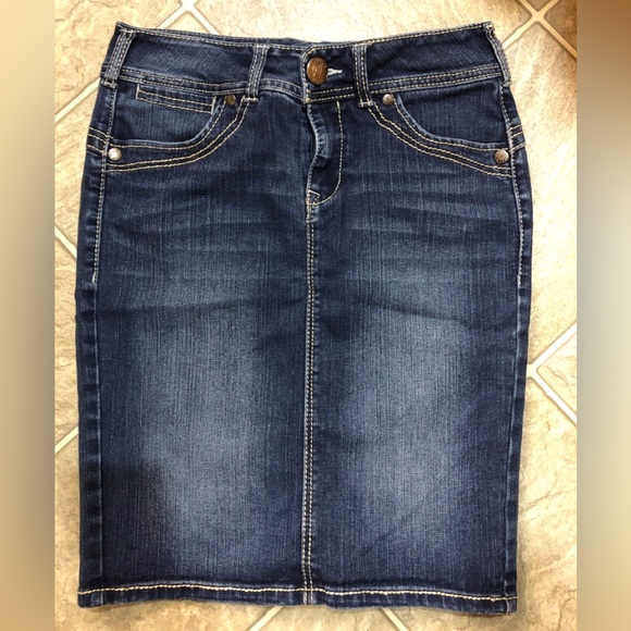 EUC Women’s Revolution by Ricki’s Denim Skirt - Picture 1 of 6